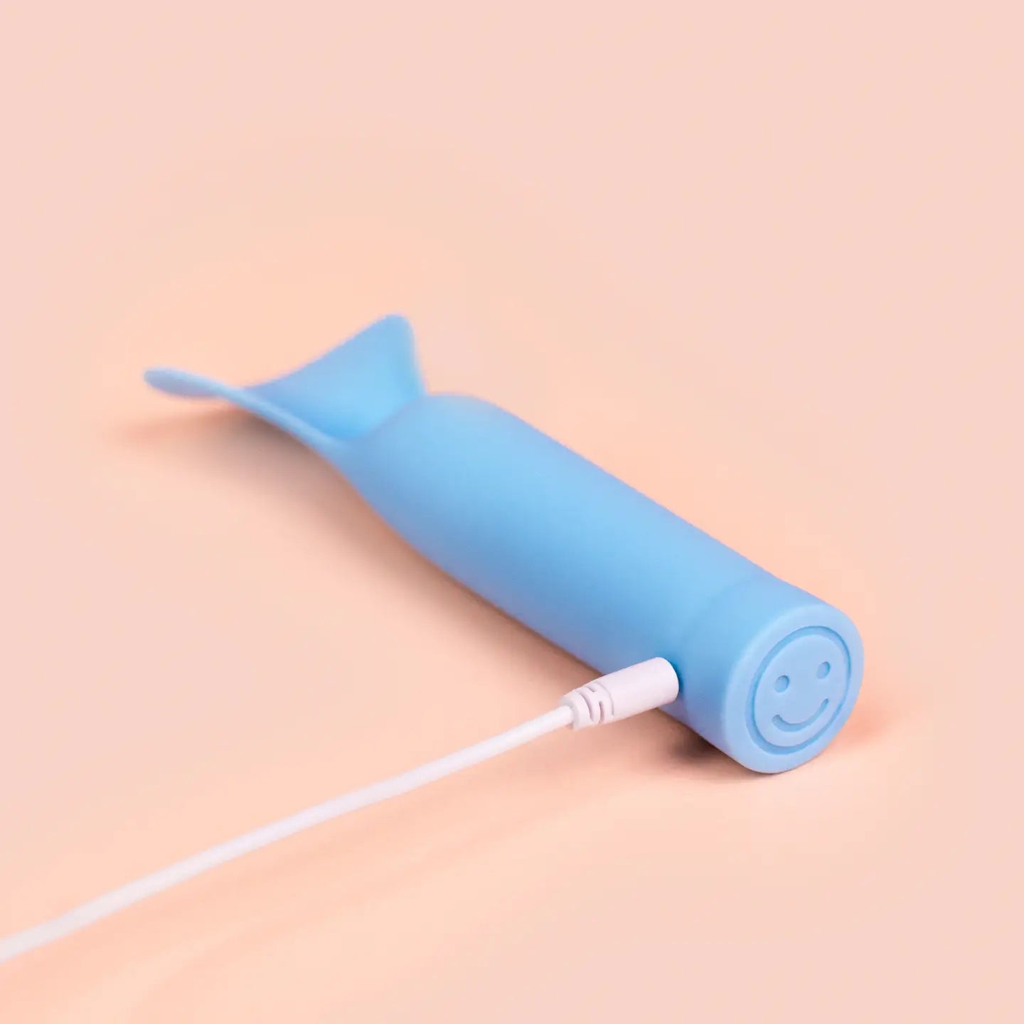 The French Lover Rechargable tongue shaped licking vibrator for women and couples www.VALGINA.com 
