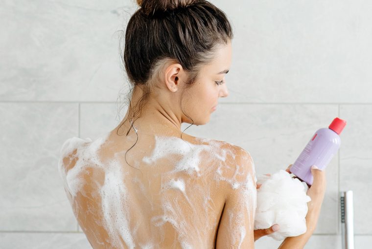 HēLi - Shower Gel & Bubble Bath & Vaginal Wash - Lavender & Chamomile - IN STOCK - 2 LEFT! - Pure Romance