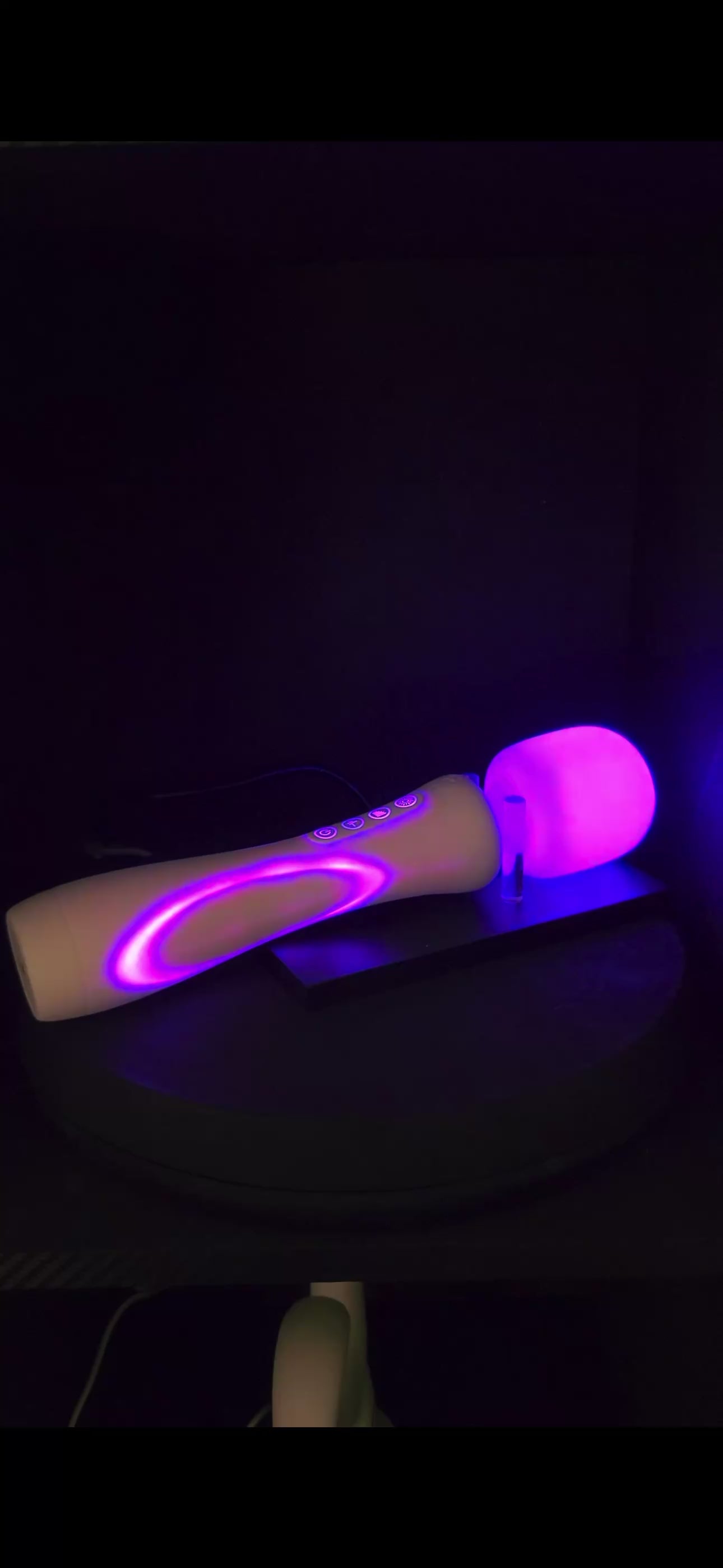 Illumination The wand - App-Controlled LED Light Up Glow disco dj vibrator for women female girls www.VALGINA.com 